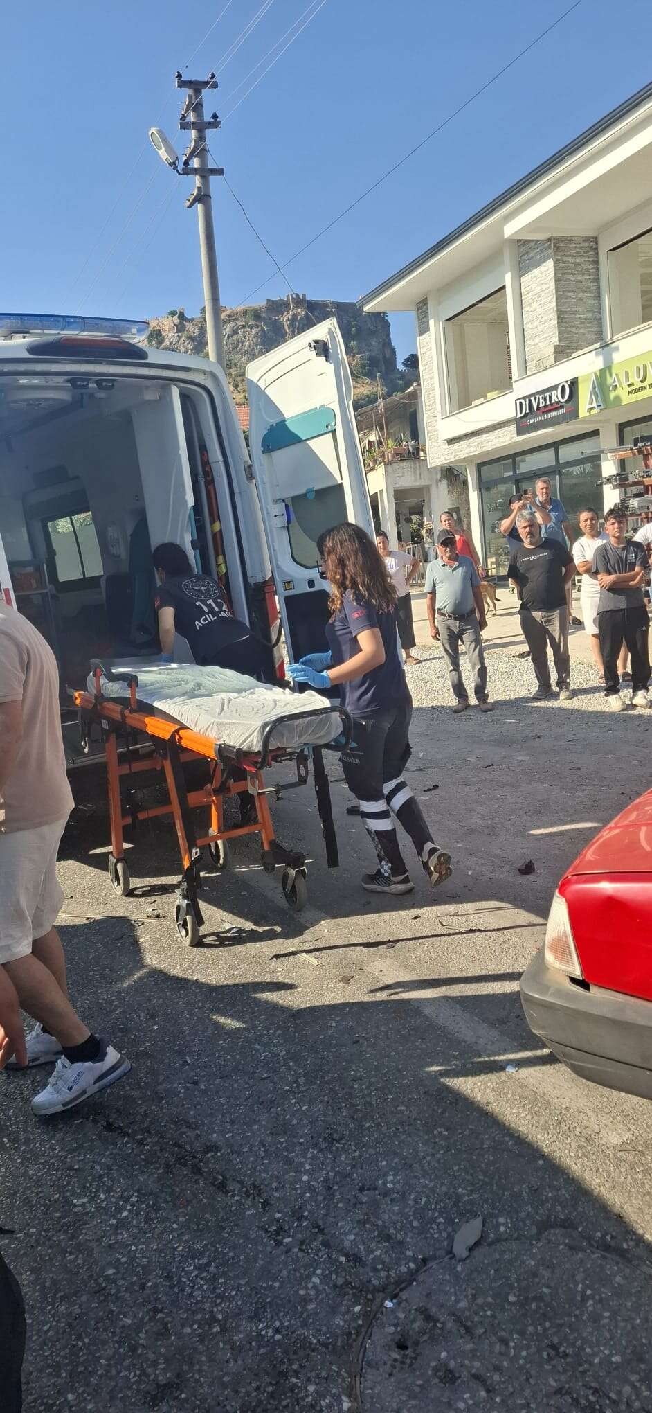 Milas'ta Trafik Kazası Can Aldı, Hurdaya Dönen Araçtan Ağır Yaralı Çıkarılan 63 Yaşındaki Vatandaş Hayatını Kaybetti 5